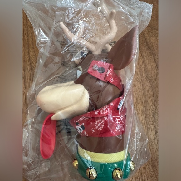 Disney 2023 Holiday Season Christmas Parade Reindeer Sipper - NIB - Picture 1 of 6